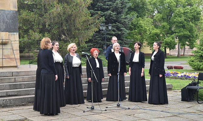 Koszorúzással emlékeztek meg a győzelem napjáról Szenttamáson